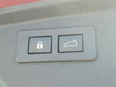 Certified 2025 Subaru Outback Premium w/ Popular Package #1A image 9