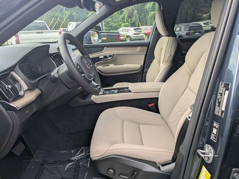 New 2026 Volvo XC90 B5 Plus w/ Protection Package Premier AWD/4WD image 21