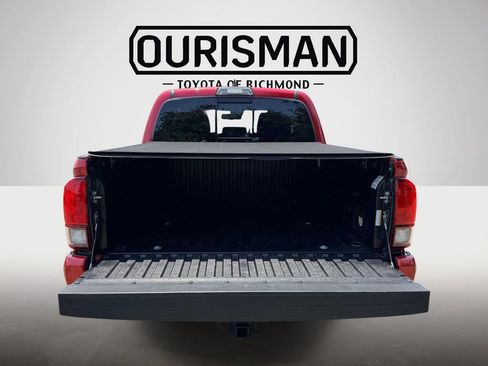 Certified 2019 Toyota Tacoma TRD Sport AWD/4WD image 15