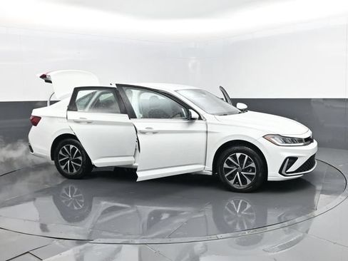 Used 2025 Volkswagen Jetta S FWD image 27