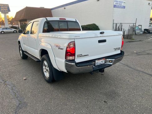 Used 2006 Toyota Tacoma PreRunner image 5