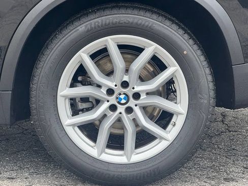 Certified 2023 BMW X5 xDrive40i w/ Premium Package AWD/4WD image 4