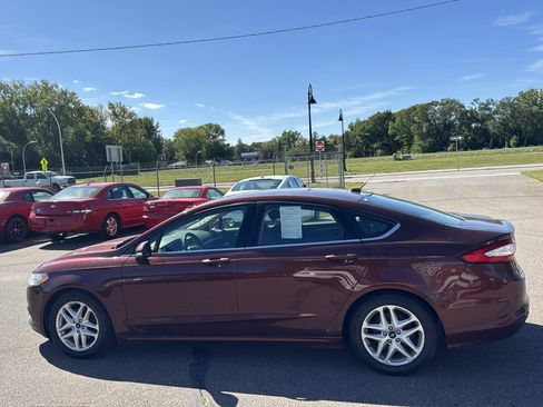 Used 2015 Ford Fusion SE FWD image 8