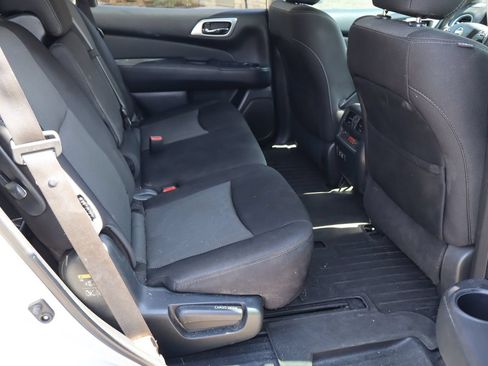 Used 2020 Nissan Pathfinder SV FWD image 17