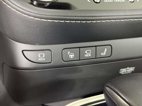 Used 2024 Lexus LS 500 AWD w/ Interior Upgrade Package image 29