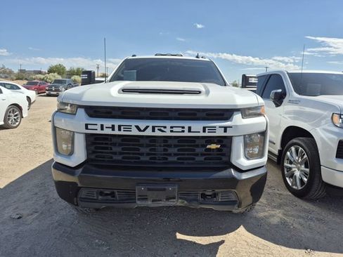 Used 2020 Chevrolet Silverado 2500 Custom w/ Custom Value Package AWD/4WD image 2