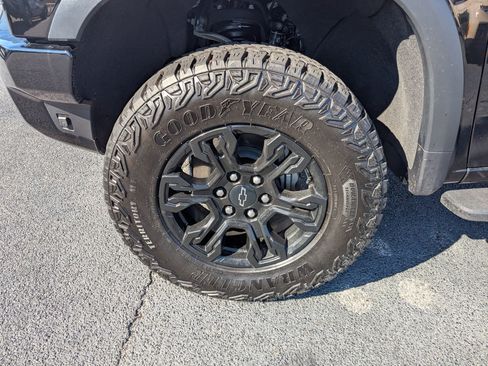 Used 2025 Chevrolet Silverado 1500 ZR2 w/ Technology Package image 10