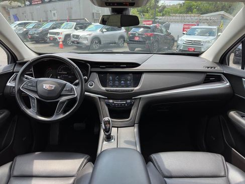 Used 2019 Cadillac XT5 Premium Luxury AWD/4WD image 16