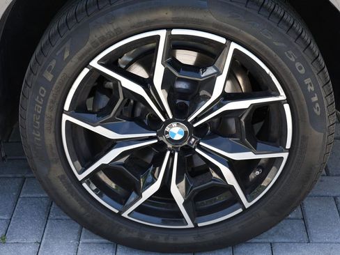 Used 2025 BMW X4 xDrive30i AWD/4WD image 44