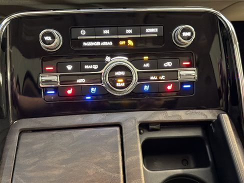 Used 2019 Lincoln Navigator Select w/ Cargo Package AWD/4WD image 29