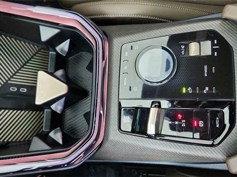 Used 2025 BMW X3 xDrive30i w/ Premium Package image 47