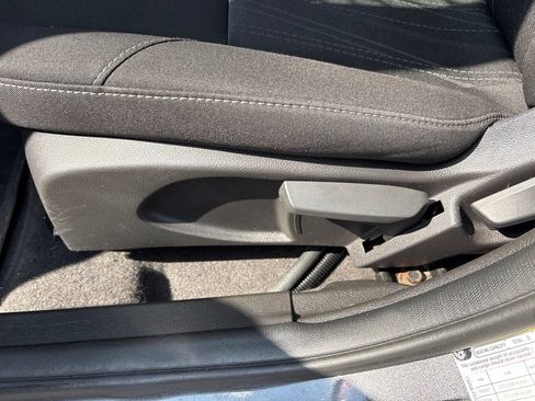 Used 2018 Ford Focus SE FWD image 15