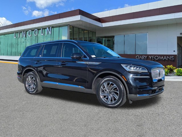 Used 2024 Lincoln Aviator AWD image 2