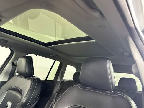 Used 2023 Jeep Grand Cherokee 4WD 4xe w/ Luxury Tech Group II image 12