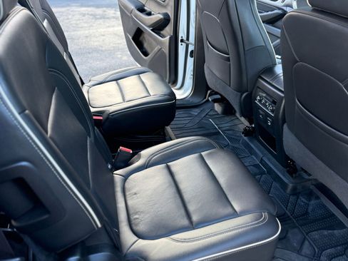 Used 2023 Chevrolet Traverse Premier w/ Redline Edition image 34