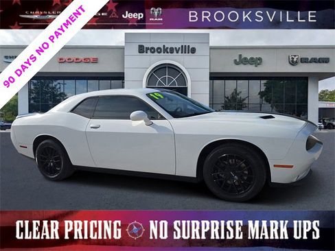 Certified 2019 Dodge Challenger SXT image 1