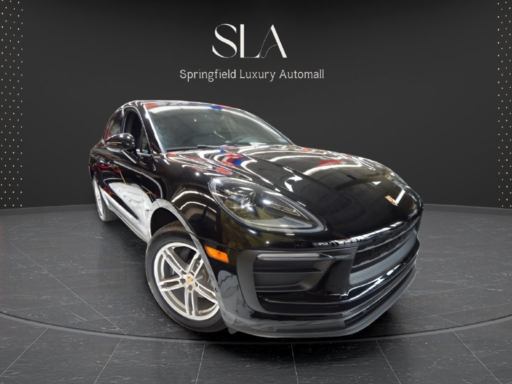 Used 2022 Porsche Macan AWD/4WD image 1