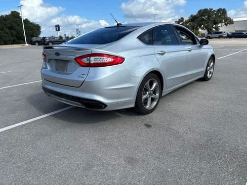 Used 2013 Ford Fusion SE FWD image 5
