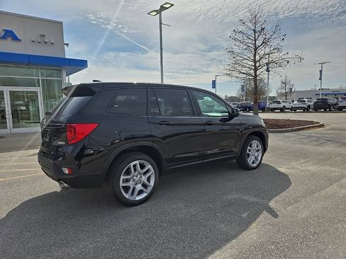 Used 2025 Honda Passport EX-L image 7