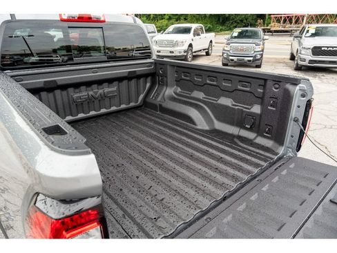 New 2026 GMC Canyon AT4 AWD/4WD image 32