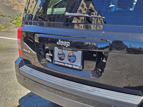 Used 2015 Jeep Patriot Sport w/ Power Value Group AWD/4WD image 14