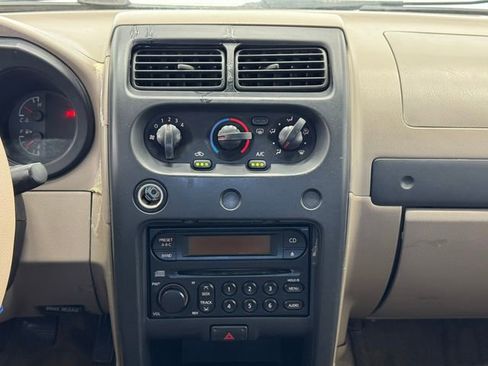 Used 2002 Nissan Frontier XE image 4