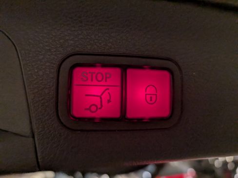 Used 2024 Mercedes-Benz GLS 63 AMG 4MATIC image 25