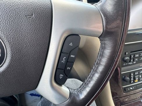 Used 2013 Cadillac Escalade Premium image 24