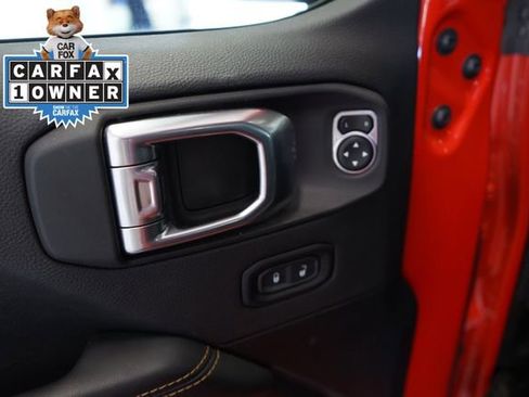 Used 2025 Jeep Wrangler Unlimited Sahara AWD/4WD image 19