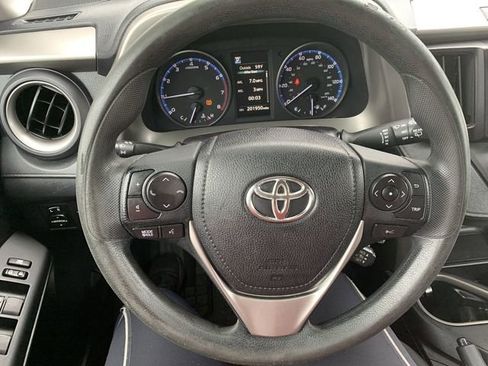 Used 2017 Toyota RAV4 LE w/ Carpet Mat Package AWD/4WD image 19