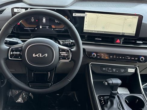 New 2026 Kia Carnival EX FWD image 12