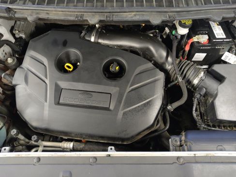 Used 2018 Ford Edge Titanium w/ Equipment Group 301A FWD image 30