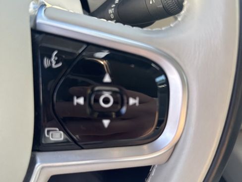 Used 2020 Volvo XC60 T5 Inscription w/ Protection Package Premier image 11