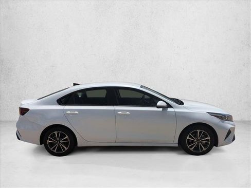 Used 2024 Kia Forte LXS FWD image 4