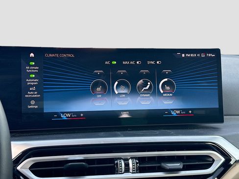 Used 2023 BMW 330i xDrive Sedan w/ Premium Package AWD/4WD image 34