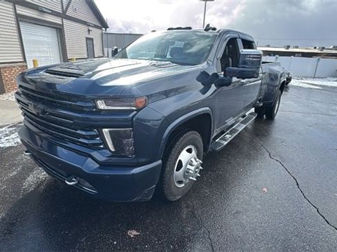 Used 2021 Chevrolet Silverado 3500 High Country w/ Technology Package image 7