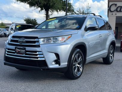 Used 2017 Toyota Highlander LE