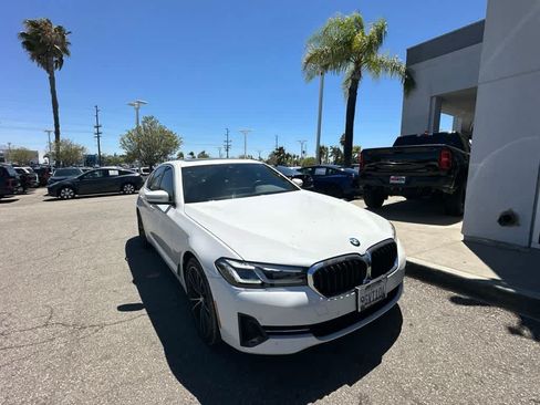 Used 2023 BMW 530i w/ Convenience Package RWD image 2
