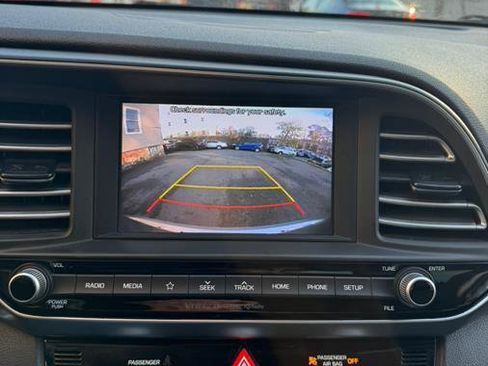 Used 2020 Hyundai Elantra Limited w/ Cargo Package (C1) image 22