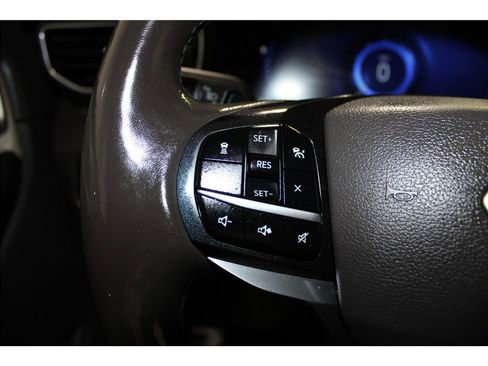 Used 2020 Ford Explorer Platinum w/ Premium Technology Package image 30