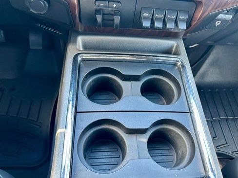 Used 2011 Ford F250 Lariat w/ Lariat Interior Pkg image 32