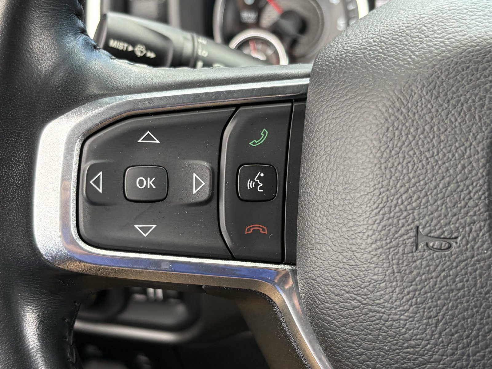 Used 2023 RAM 1500 Laramie AWD/4WD image 37