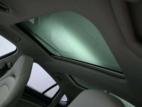 Certified 2023 Porsche Panamera Platinum Edition RWD image 10