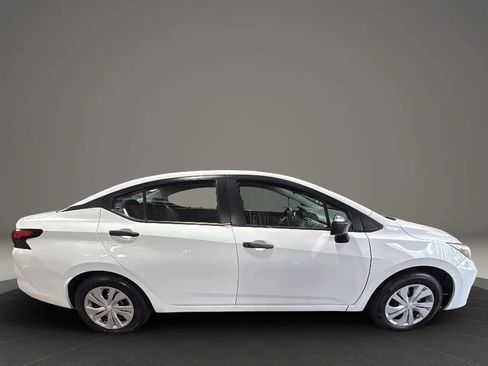 Used 2023 Nissan Versa S image 4