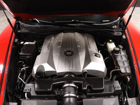 Used 2007 Cadillac XLR RWD image 17