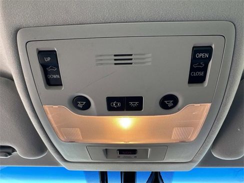 Used 2013 Lexus ES 300h image 23