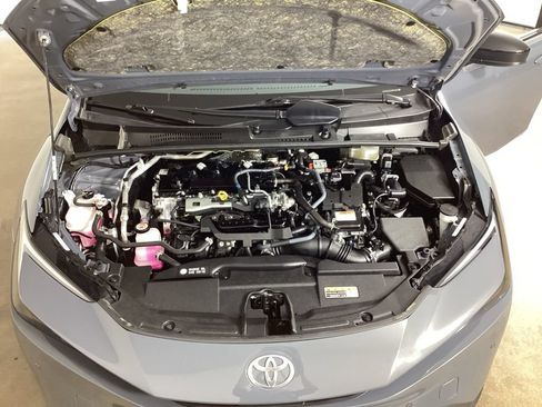 Used 2025 Toyota Prius LE FWD image 32