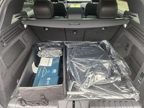 New 2026 Land Rover Range Rover Sport SE AWD/4WD image 14