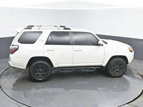 Used 2018 Toyota 4Runner TRD Off-Road AWD/4WD image 26