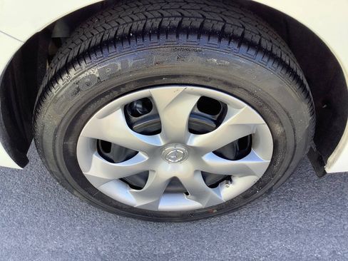 Used 2016 MAZDA MAZDA3 i Sport FWD image 24